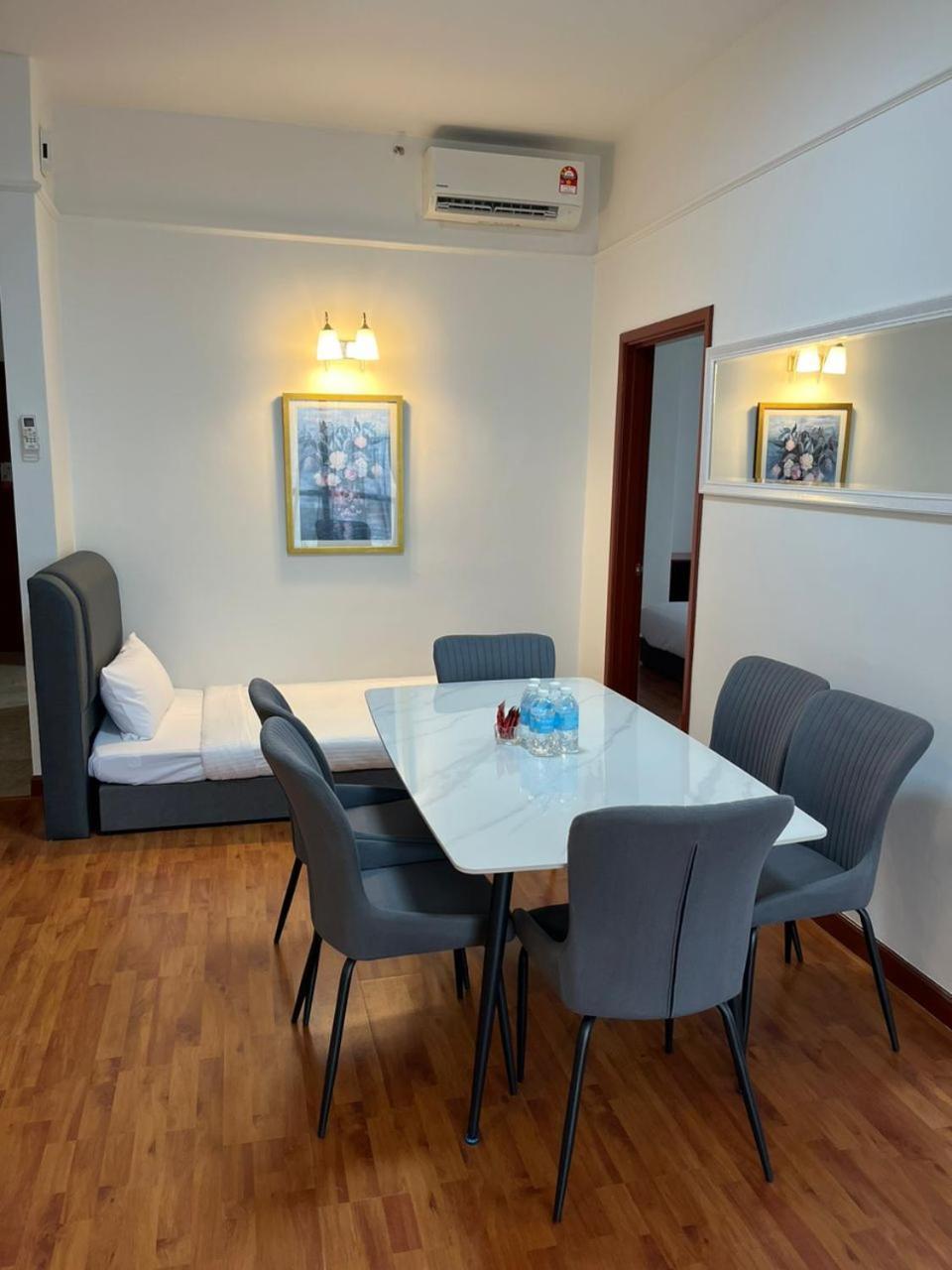 Luxhouz Suites At Times Square Kuala Lumpur Extérieur photo