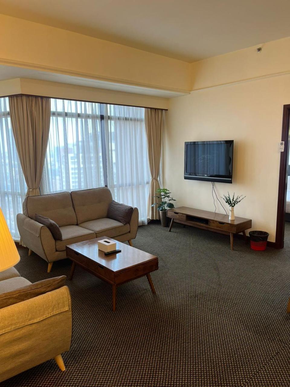 Luxhouz Suites At Times Square Kuala Lumpur Extérieur photo