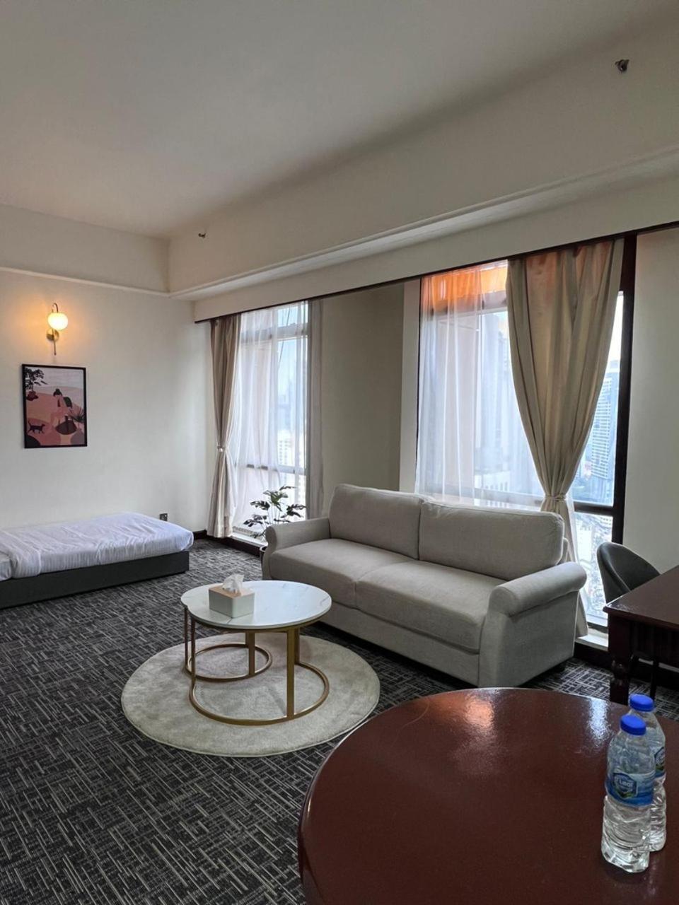 Luxhouz Suites At Times Square Kuala Lumpur Extérieur photo