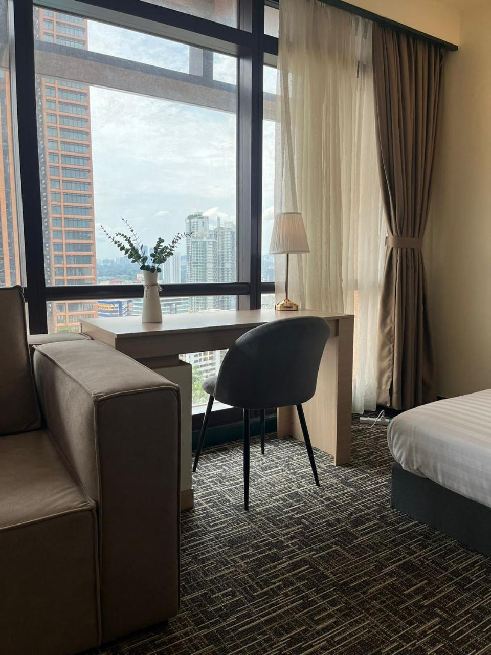 Luxhouz Suites At Times Square Kuala Lumpur Extérieur photo